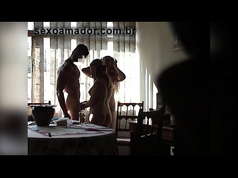 ❤️ L'amichi sessu invitanu un omu gigante è un trio cun ellu ❤ Video porno à co.com-porn-kai.ru