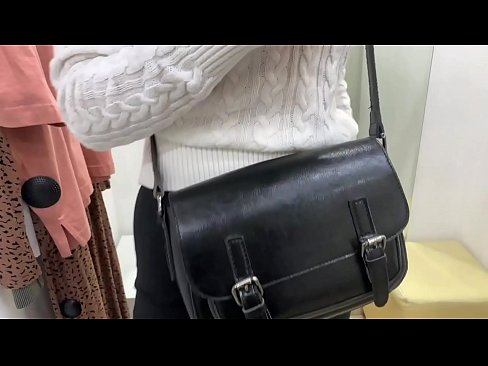 ❤️ Masturbazione publica di a ghjovana cagna FeralBerry cù un dildo in a sala di prove ❤ Video porno à co.com-porn-kai.ru